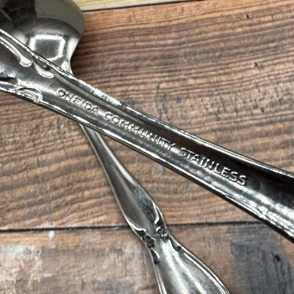 Oneida Community Stainless Betty Crocker CHATELAINE Serving Spoon‎ and Fork Set
